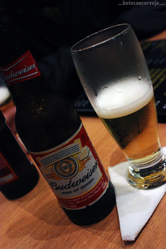 Na Mata Café: Budweiser.
