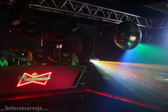 Na Mata Café: DJ.